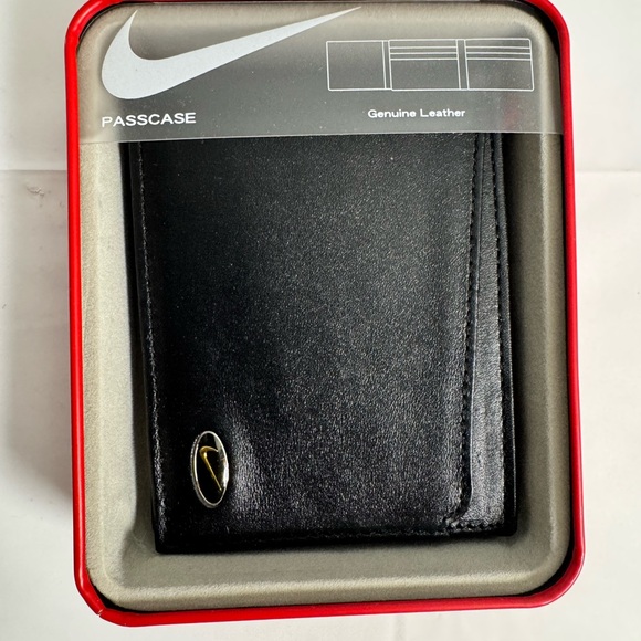 Nike Black Leather Wallet with White Swoosh - Picture 2 of 3